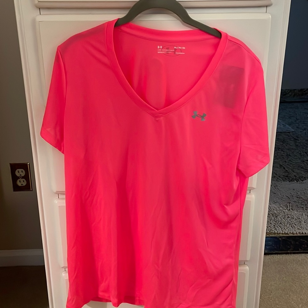 Loose fit bright pink 💕
